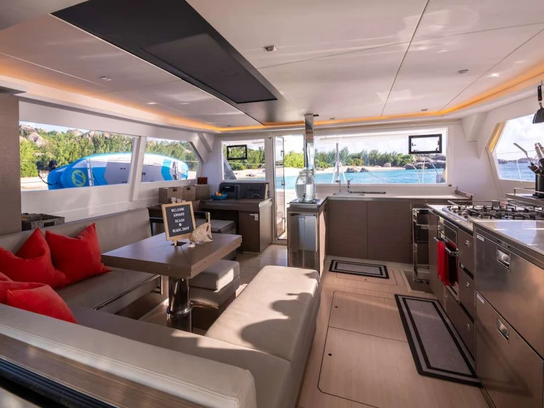 Bareboat Rental Luxury Yacht Leopard with a boat licence