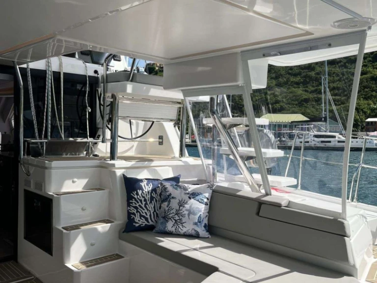 Luxury Yacht rental with or without captain Leopard British Virgin Islands (BVI)