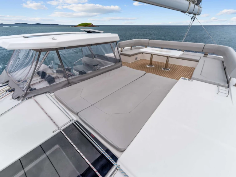 Luxury Yacht for rent Saint Thomas Island at the best price