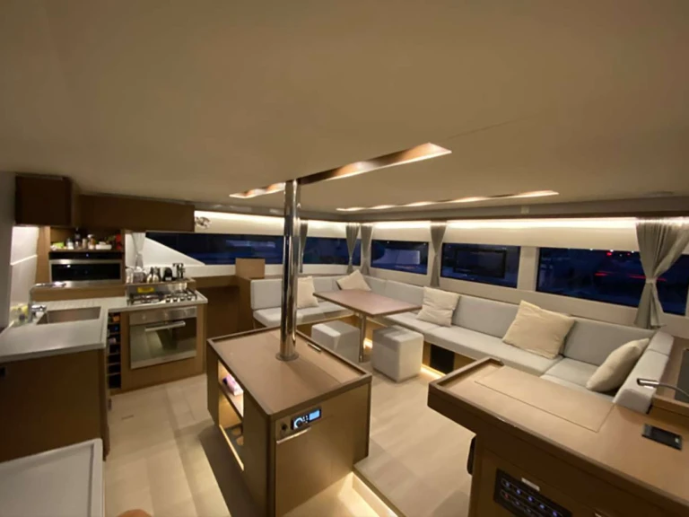 Luxury Yacht rental with or without captain Lagoon Grenada