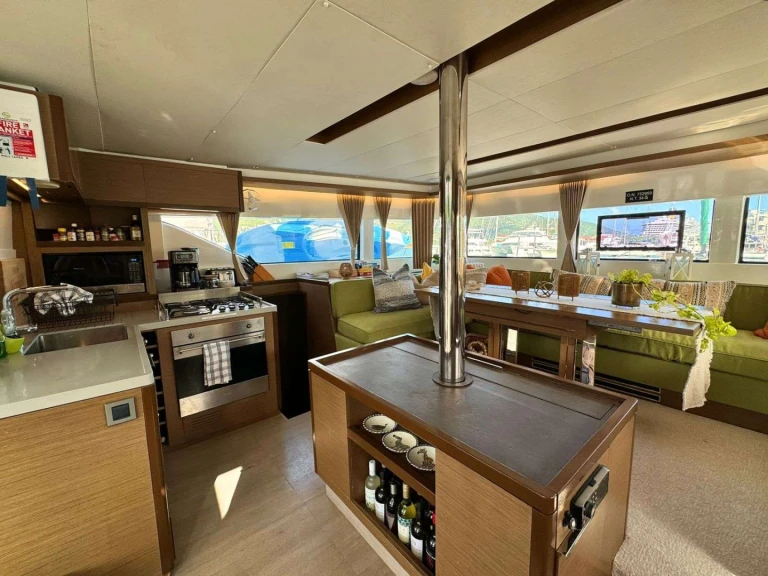 Yacht charter Tortola cheap THE ADVENTURE