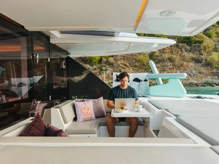 Bareboat Rental Luxury Yacht Leopard with a boat licence