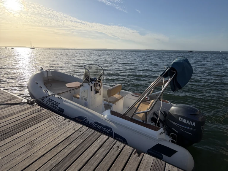Boat rental Capelli Tempest 626 in Lège-Cap-Ferret on Samboat