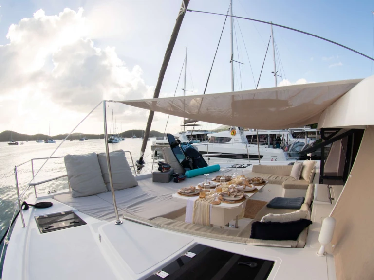 Bareboat Rental Luxury Yacht Bali with a boat licence
