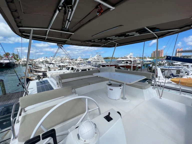 Rent a Bali KITTIWAKE Bahamas