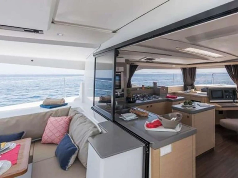 Luxury Yacht for rent Caribbean at the best price