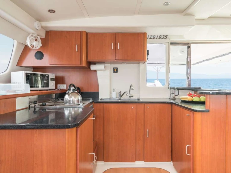 Bareboat Rental Luxury Yacht Leopard with a boat licence