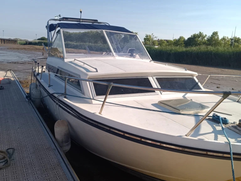 Guy Couach Guy Couach 800 in Pauillac on SamBoat