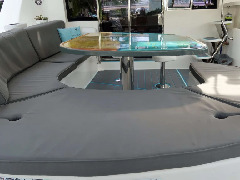 Luxury Yacht rental in Fort Lauderdale - Leopard THE SPACE BETWEEN