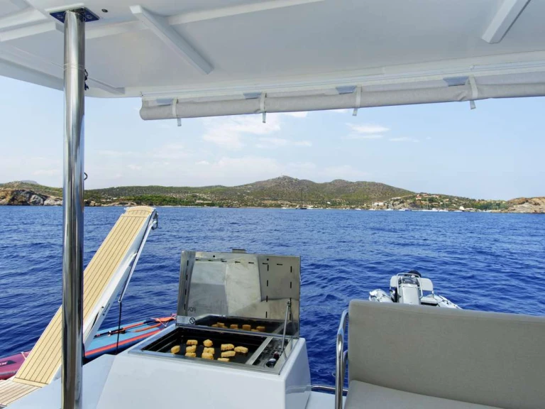 Luxury Yacht rental in Volos - Fountaine Pajot HELIDONI