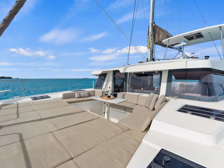 Rent a Bali PENNY JO Nassau