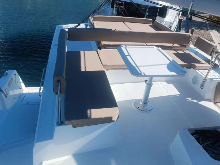 Luxury Yacht for rent Belize at the best price