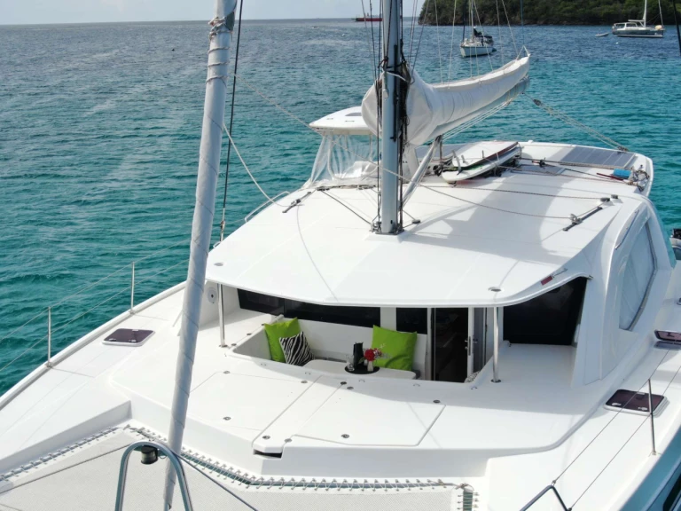 Luxury Yacht rental in Grenadines - Robertson and Caine Groovy