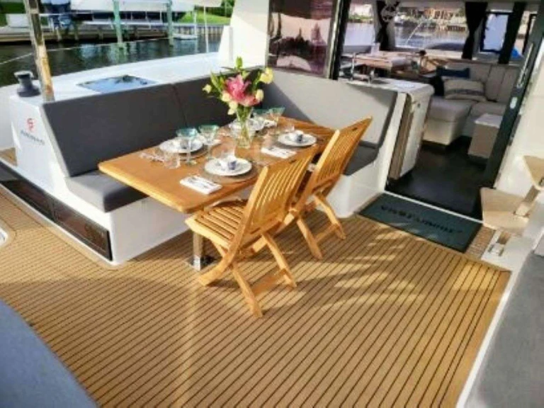 Luxury Yacht rental with or without captain Fountaine Pajot Bahamas