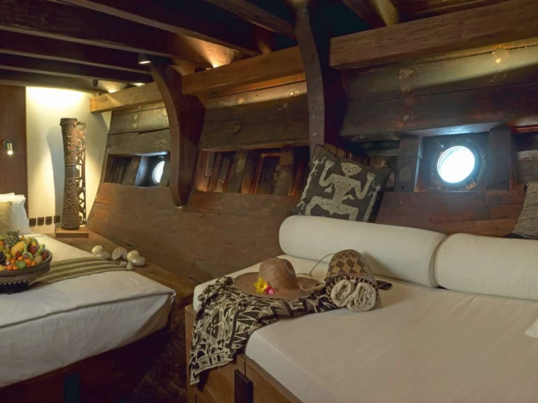 Rent a Custom Silolona Labuanbajo