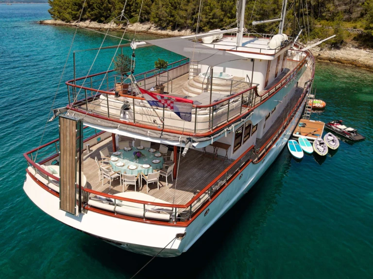 Yacht charter Croatia cheap Corsario 