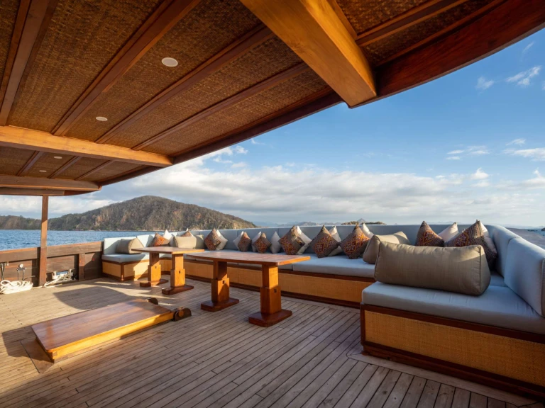  THE MAJ OCEANIC charter bareboat or captained in  Labuan Bajo