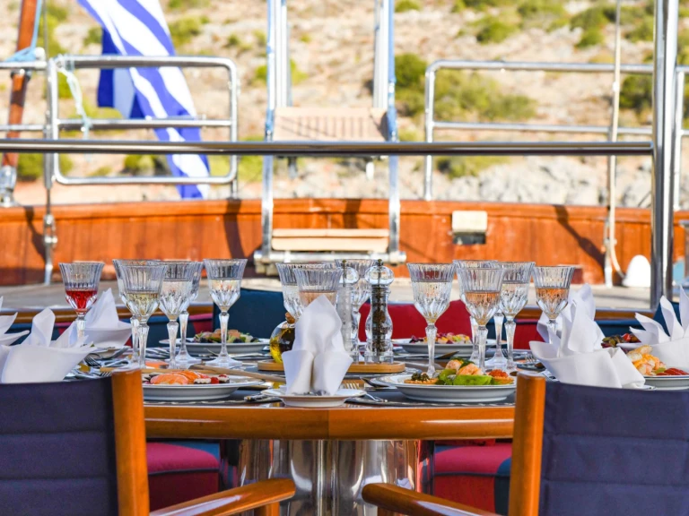 Luxury Yacht rental in Naples - Perini Navi Tamarita