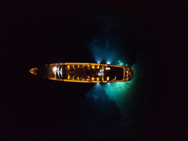 Bareboat Rental Luxury Yacht Custom with a boat licence