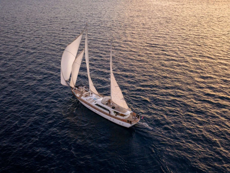 Luxury Yacht rental with or without captain Custom Šibenik