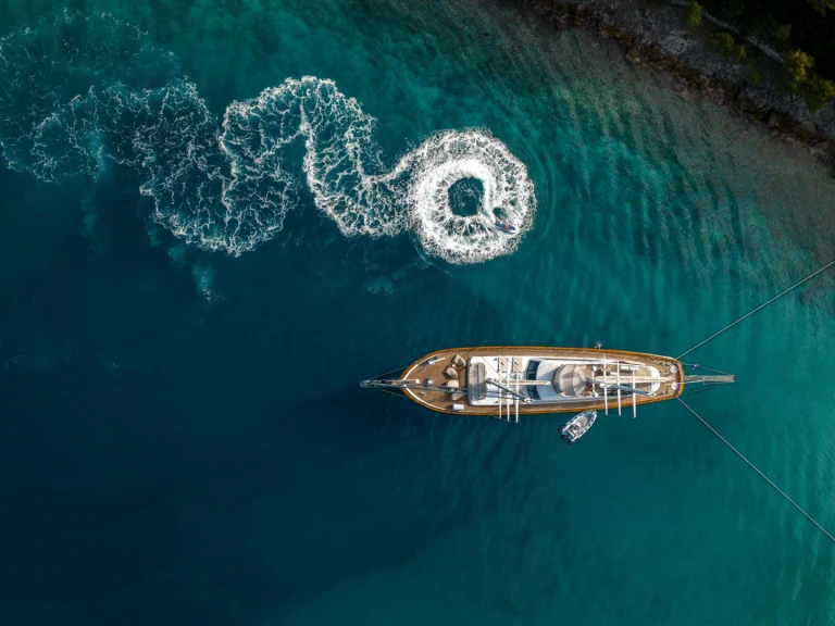 Luxury Yacht for rent Šibenik at the best price
