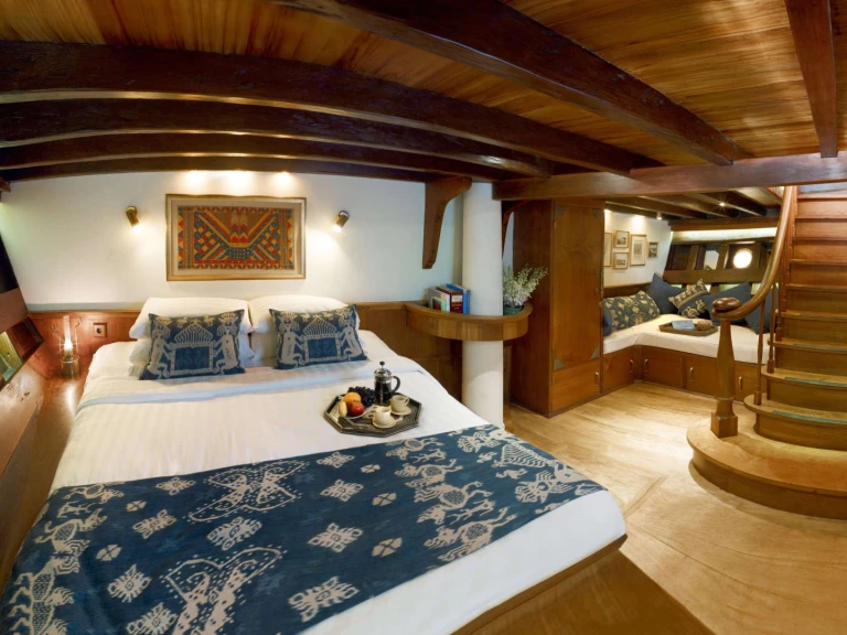 Yacht charter Labuanbajo cheap Si Datu Bua