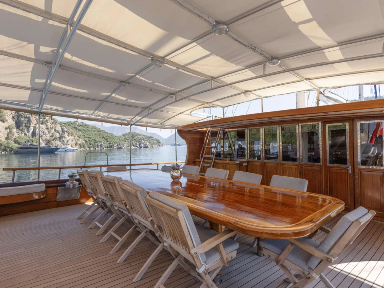 Custom Oxyzen in Athens on SamBoat