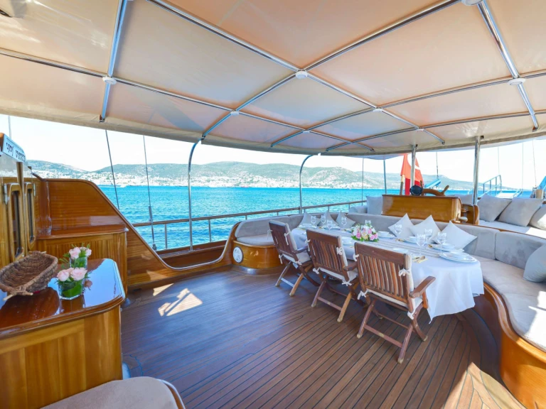 Luxury Yacht rental with or without captain Custom Bodrum