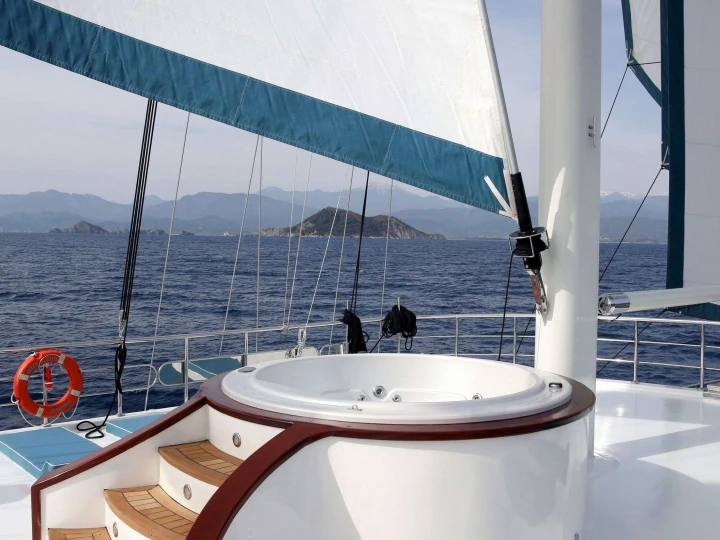 Luxury Yacht rental in Turkey - Admiral Marine QUEEN ATLANTIS