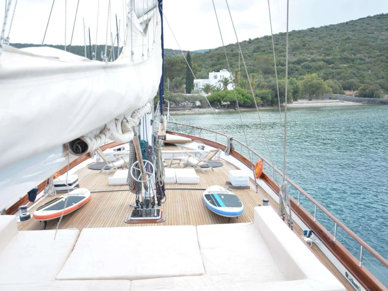 Rent a Mastori Yachts, Bodrum Papa Joe Piraeus