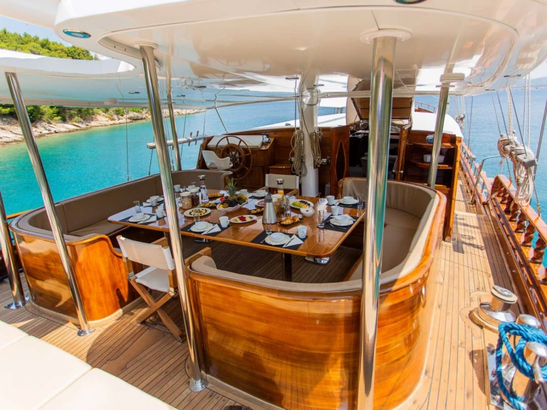 Yacht charter Šibenik cheap Dolce Vita