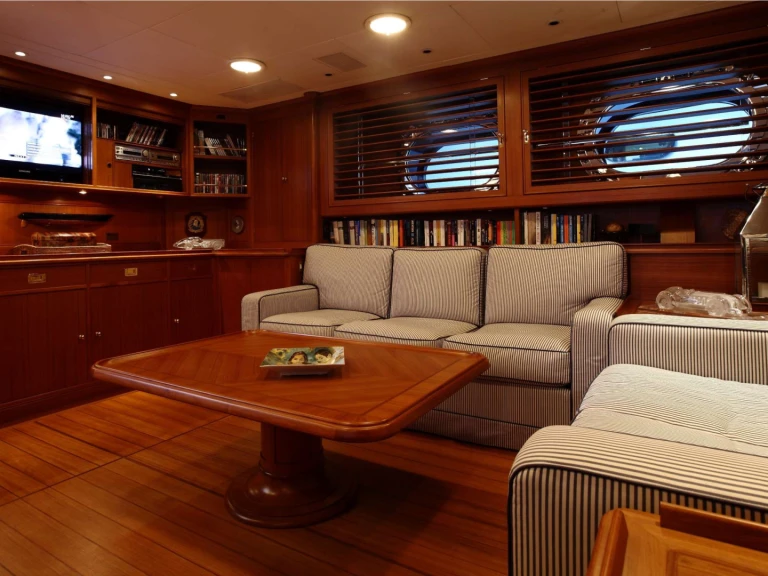 Boat rental Perini Navi HERITAGE M in Naples on Samboat