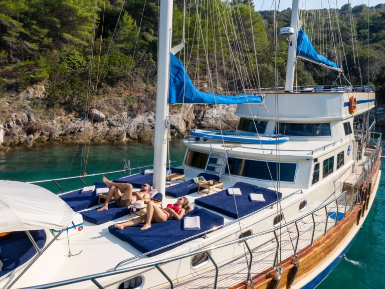 Luxury Yacht for rent Split at the best price
