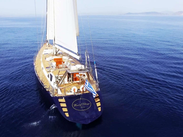 Bareboat Rental Luxury Yacht Brooke Marin with a boat licence
