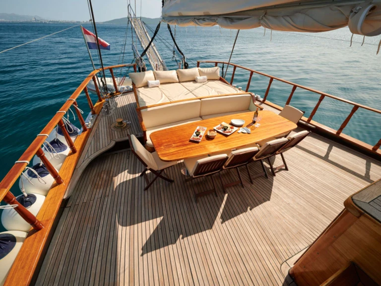 Luxury Yacht rental in Kaštel Gomilica - Custom QUEEN OF ADRIATIC