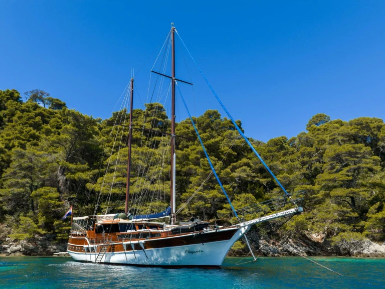 Custom Eleganza in Split on SamBoat