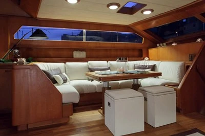 Bareboat Rental Luxury Yacht Benetti with a boat licence
