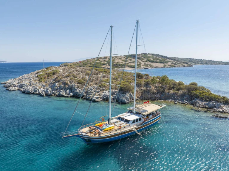 Bareboat Rental Luxury Yacht Bodrum-Shipyard with a boat licence