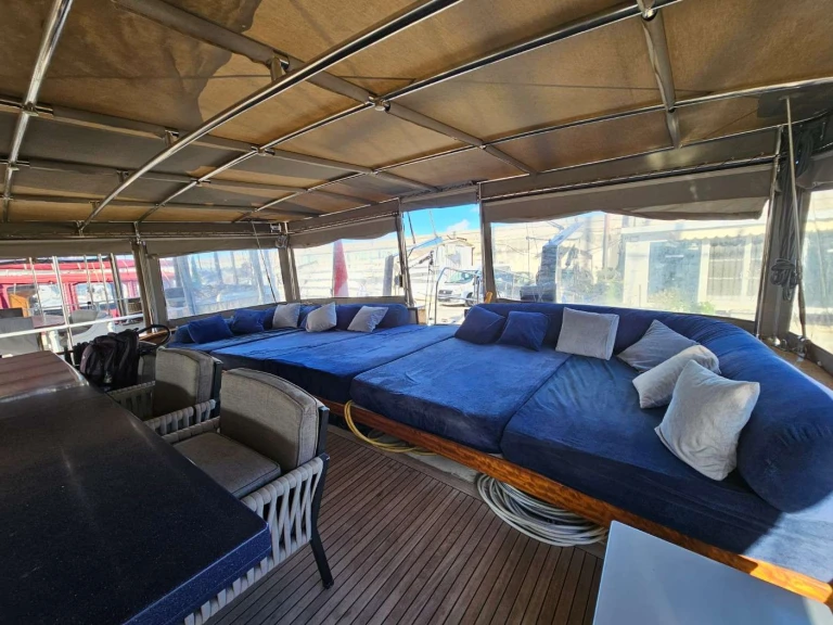 Luxury Yacht for rent Capo d'Orlando at the best price