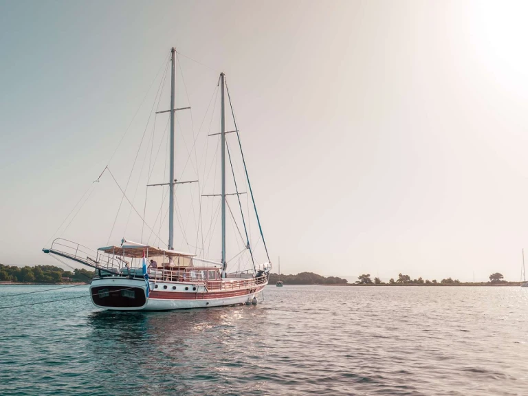 Luxury Yacht rental with or without captain Custom Split