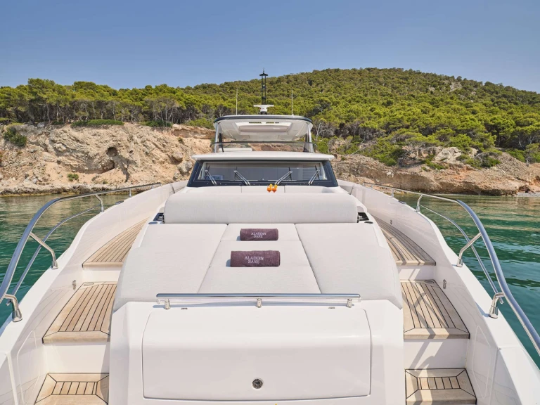 Luxury Yacht for rent Athens at the best price