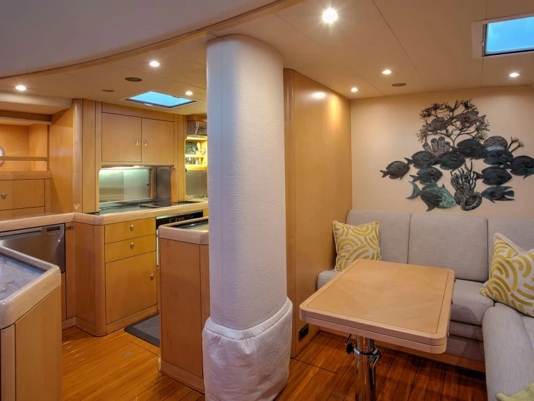 Luxury Yacht rental in Caribbean - Oyster Marine DAMA DE NOCHE