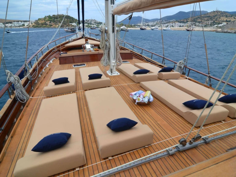 Luxury Yacht rental in Milazzo -  Mar e Mar