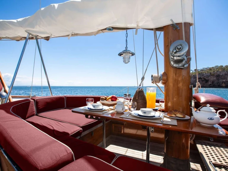 Luxury Yacht for rent French Riviera at the best price