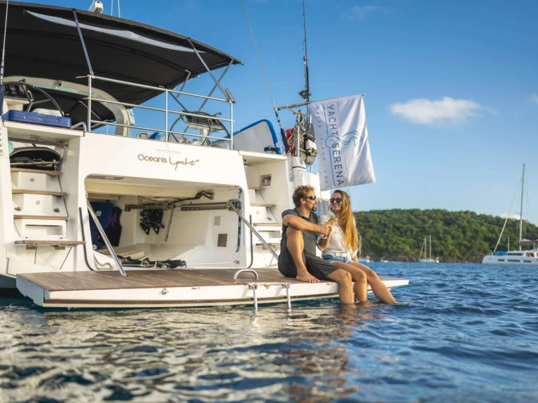 Rent a Bénéteau SERENA Red Hook
