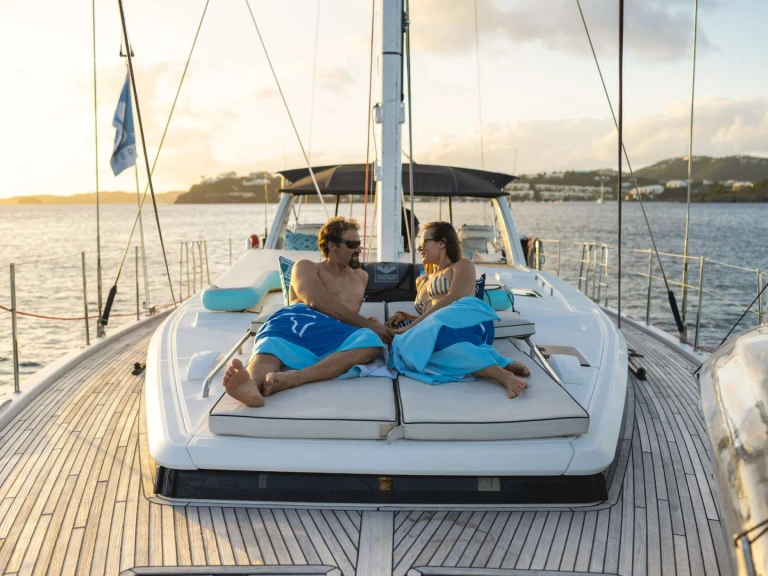 Yacht charter Red Hook cheap SERENA
