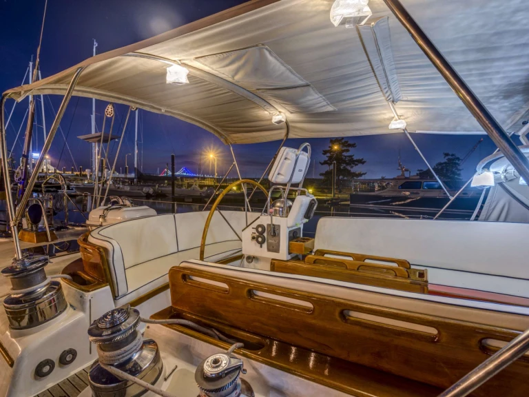 Luxury Yacht rental in Boston - Little Harbor Tyche