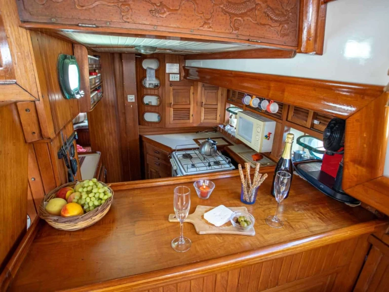 Luxury Yacht for rent Greece at the best price