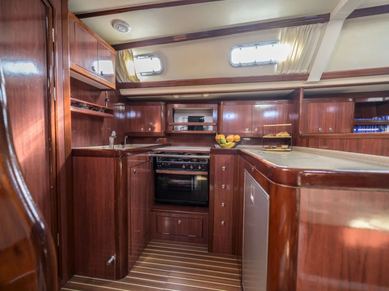 Boat rental Ocean Yachts MYTHOS in Athens on Samboat