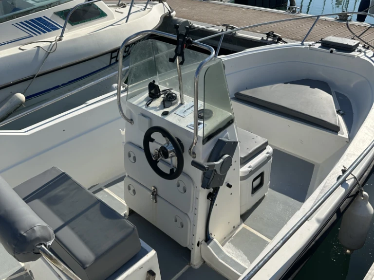 Boat rental B2 Marine Cap Ferret 500 in Le Havre on Samboat